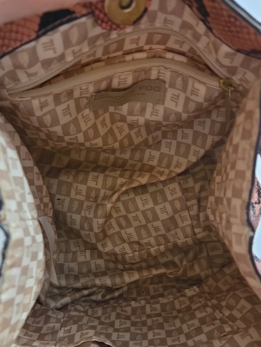 LONDON FOG PURSE - Picture 6 of 8